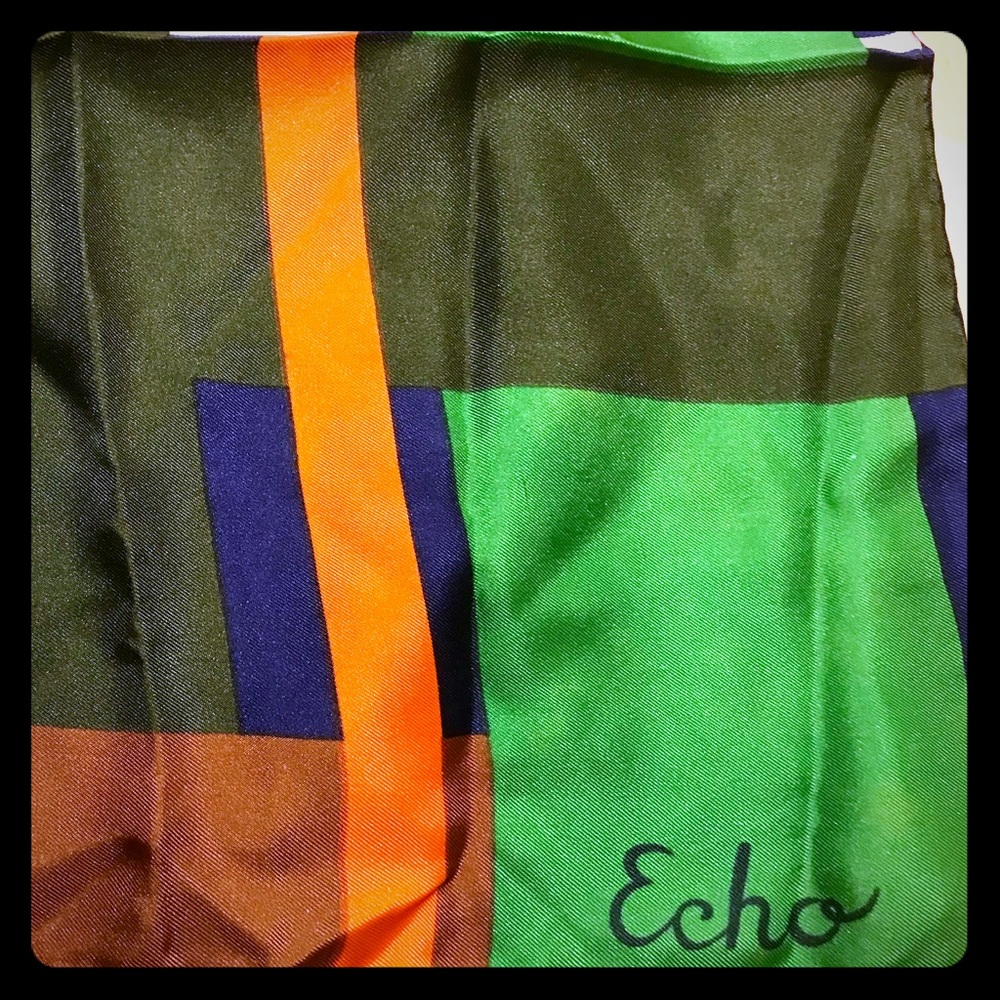 Echo Vintage Silk Scarf (green)